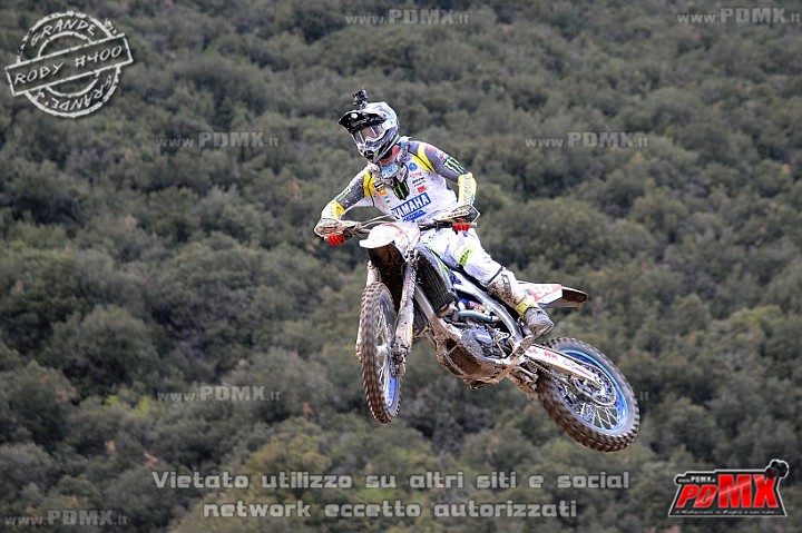 ROB_2070 (Copy).jpg